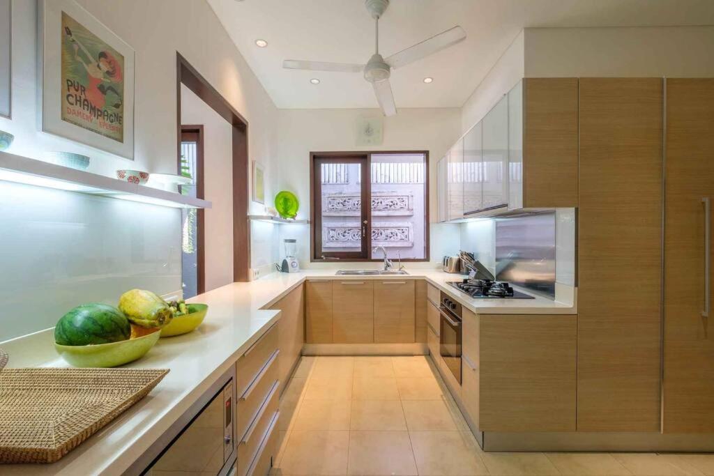 Kejora Beachfront Estate Sanur -Stunning Villa Eleven Bagian luar foto